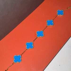 SOLD !!! Elegant Blue Clover Bracelet